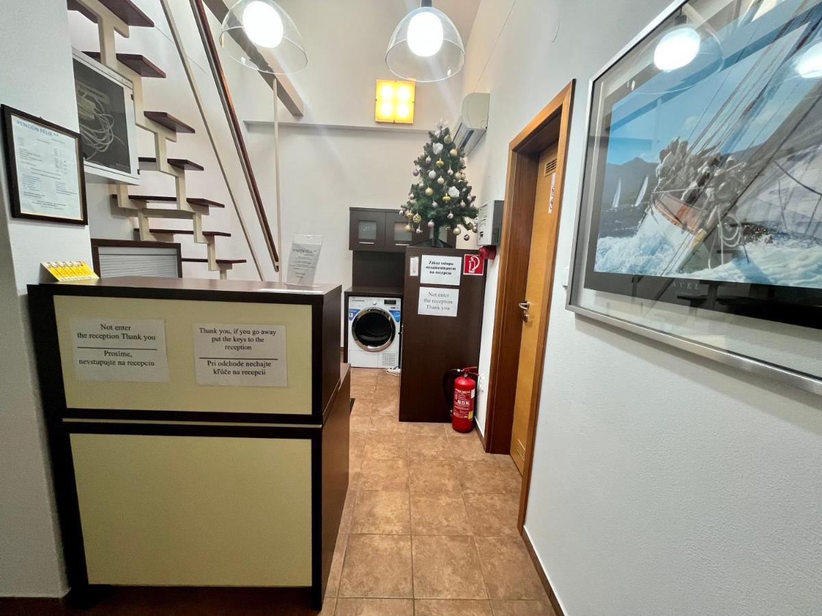 Penzion Felix Topoľčany Esterno foto